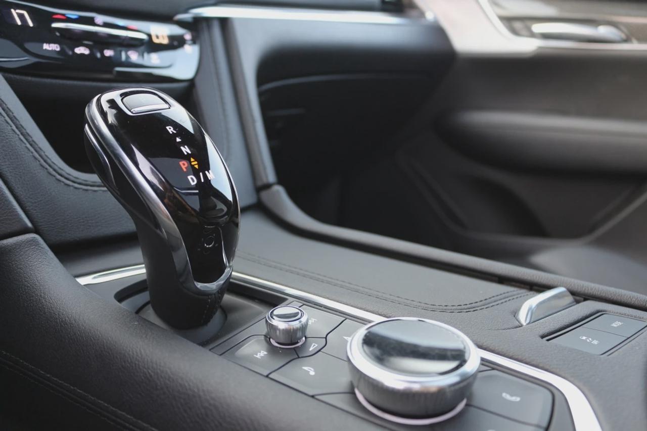 2023 Cadillac XT5 Sport Photo