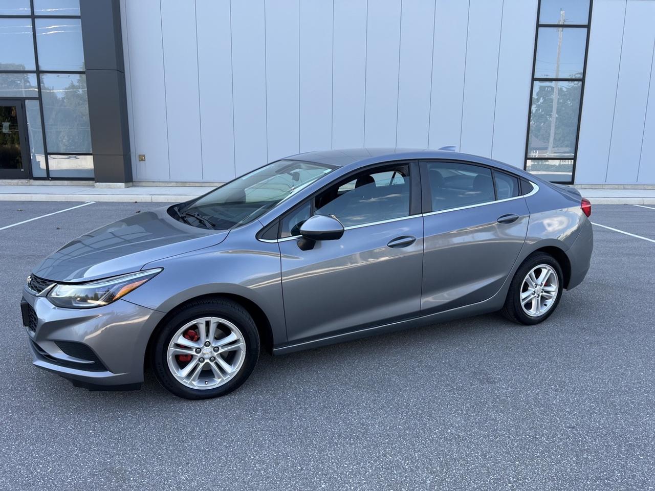2018 Chevrolet Cruze LT Photo