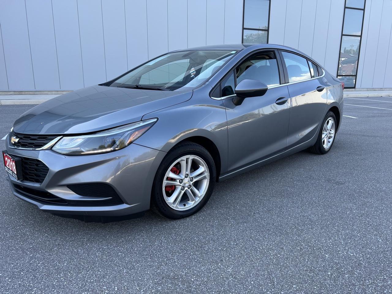 2018 Chevrolet Cruze LT Photo1