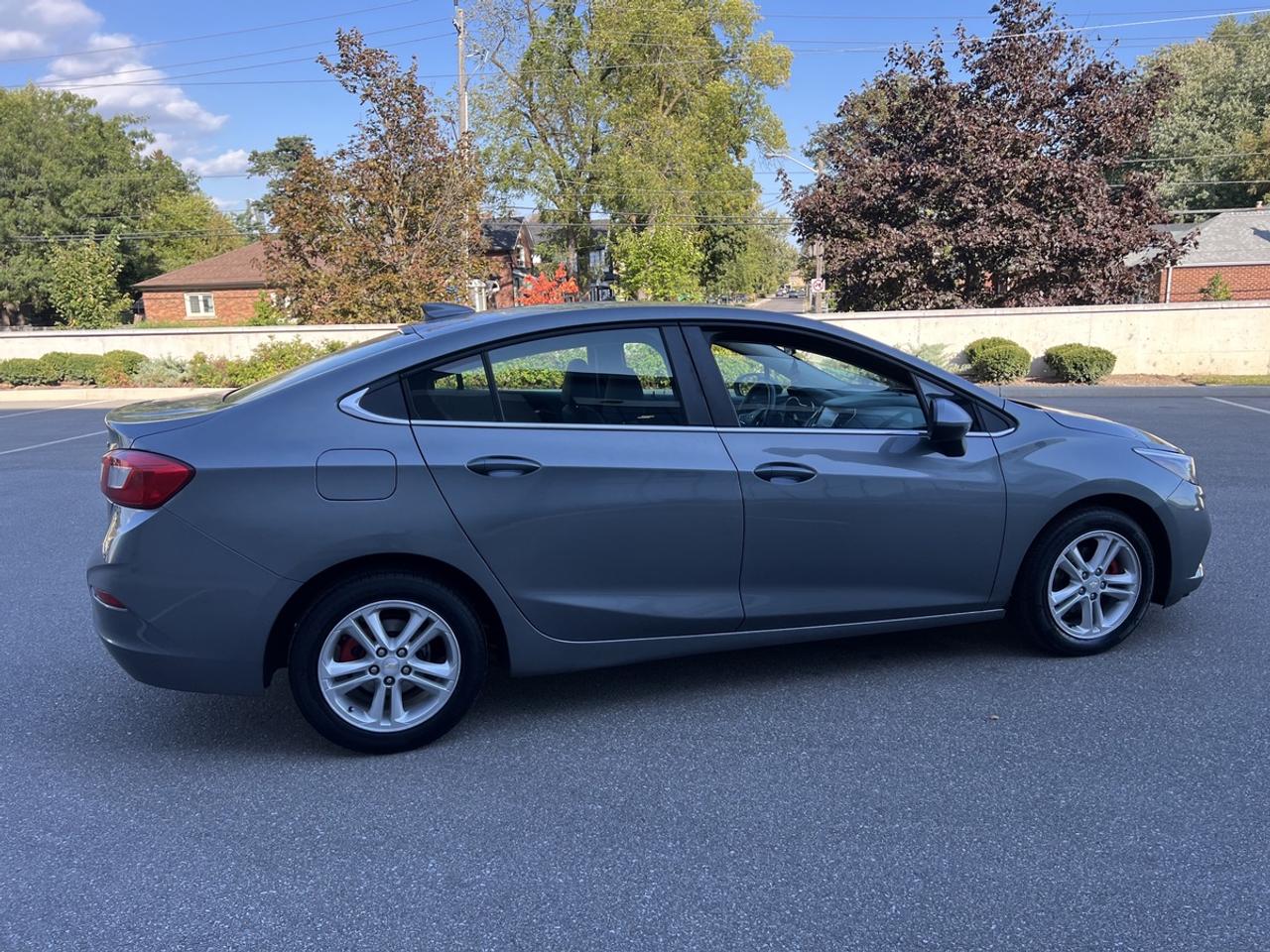 2018 Chevrolet Cruze LT Photo