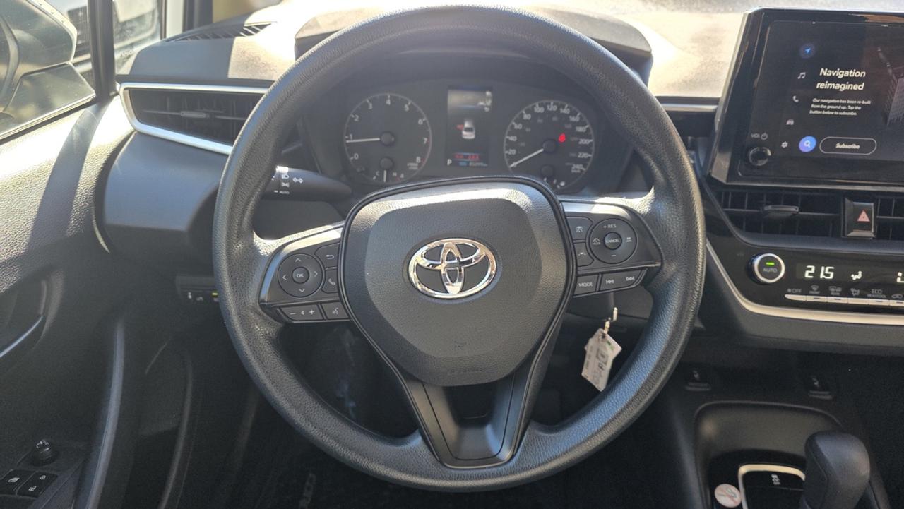2023 Toyota Corolla LE Photo