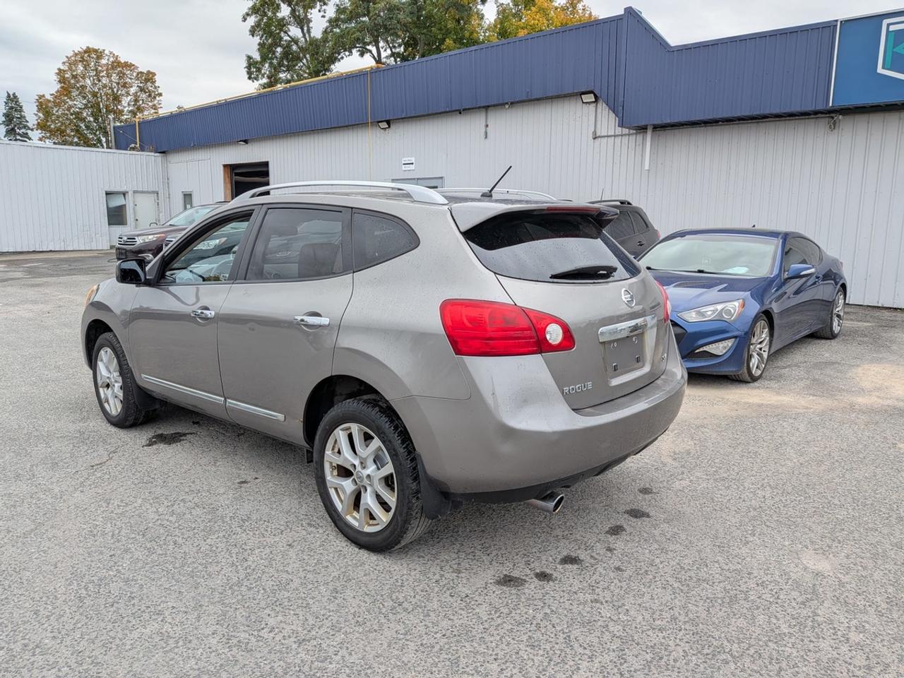 2013 Nissan Rogue SV Photo