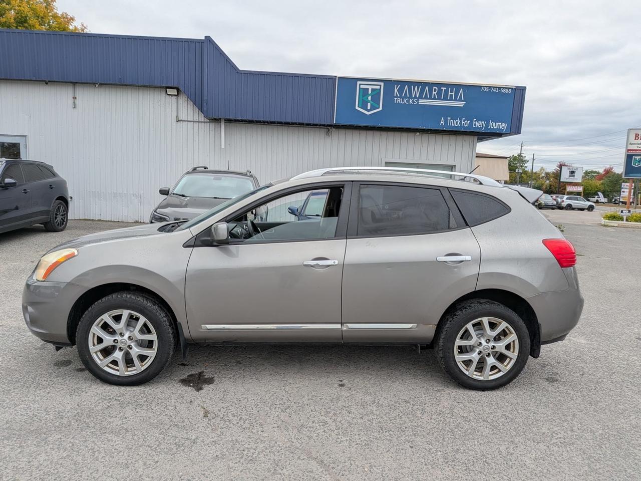 2013 Nissan Rogue SV Photo