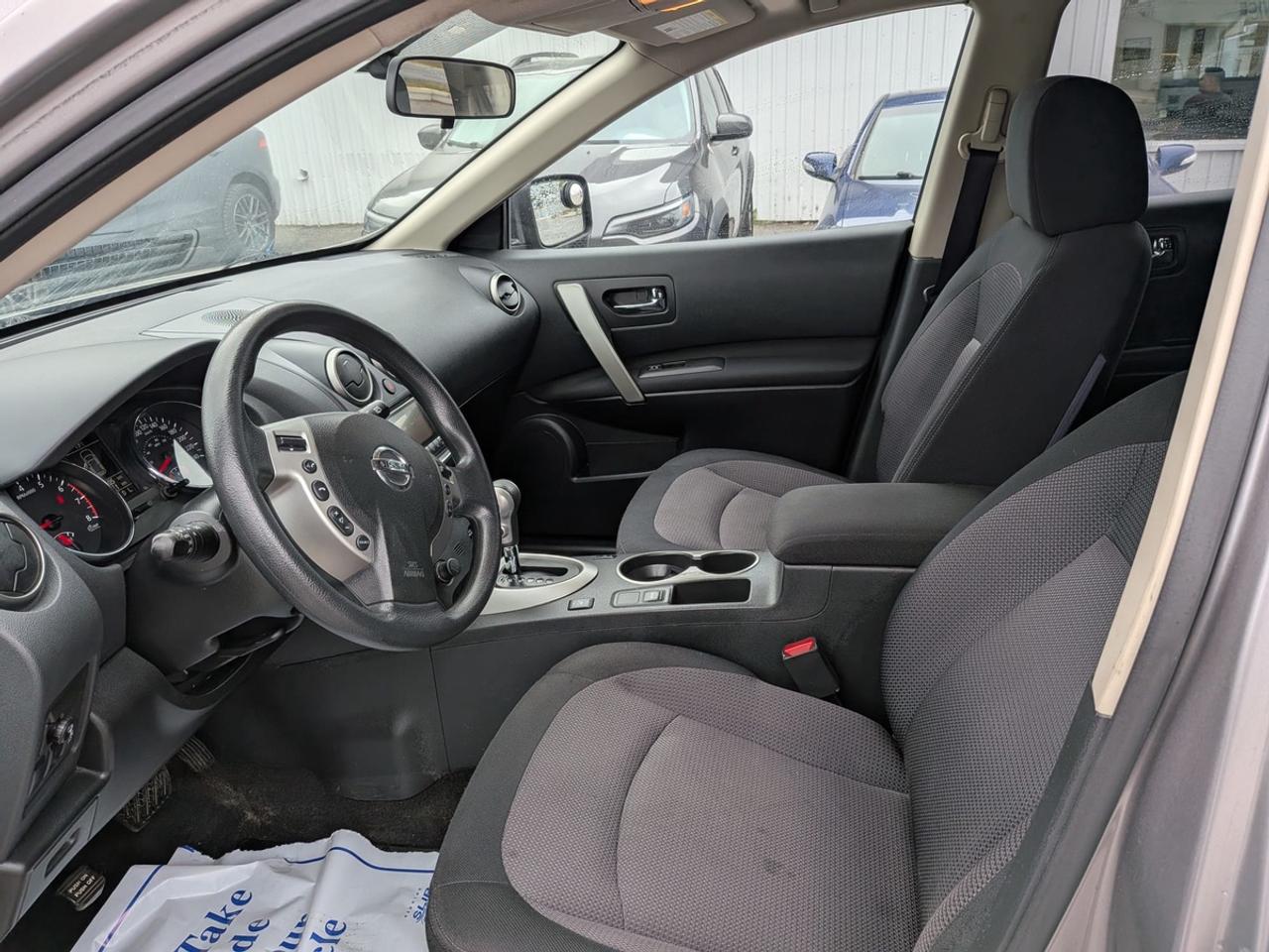 2013 Nissan Rogue SV Photo