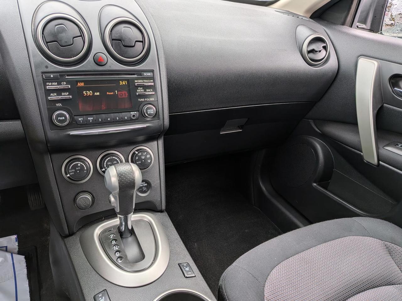 2013 Nissan Rogue SV Photo