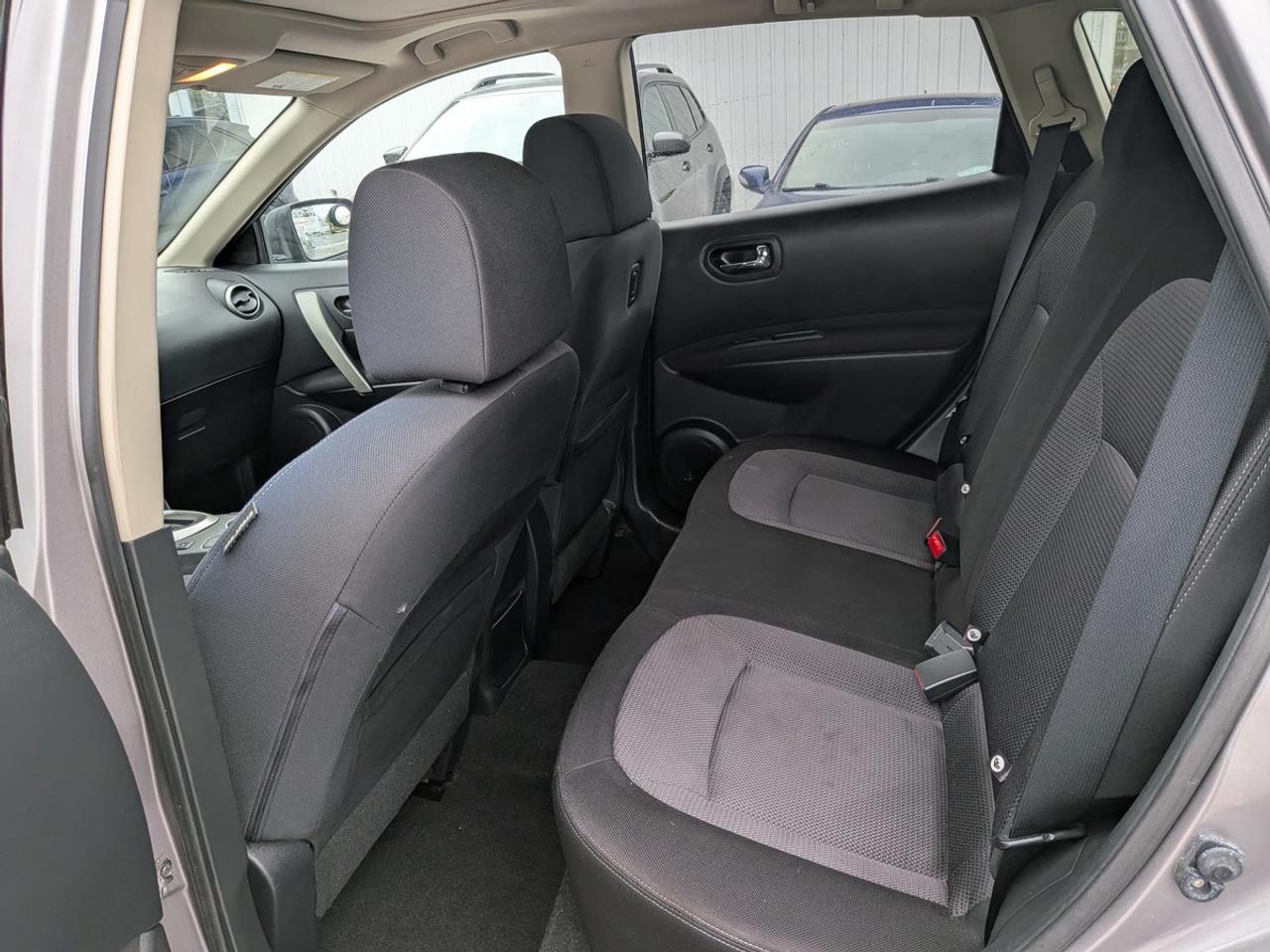 2013 Nissan Rogue SV Photo