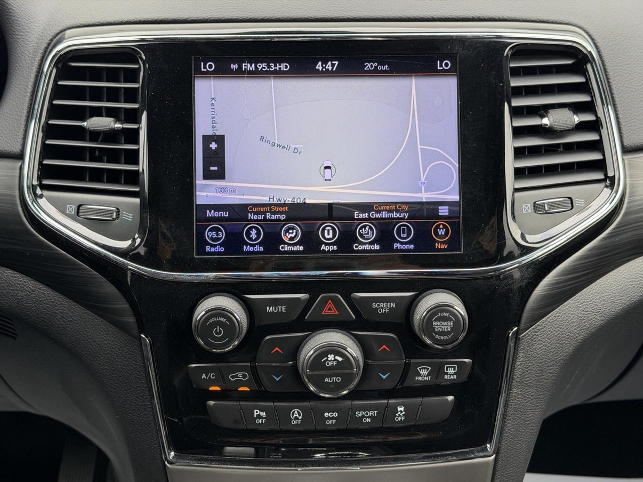 2019 Jeep Grand Cherokee 4X4 LAREDO/Blind Spot Detect/Back up Camera! Photo