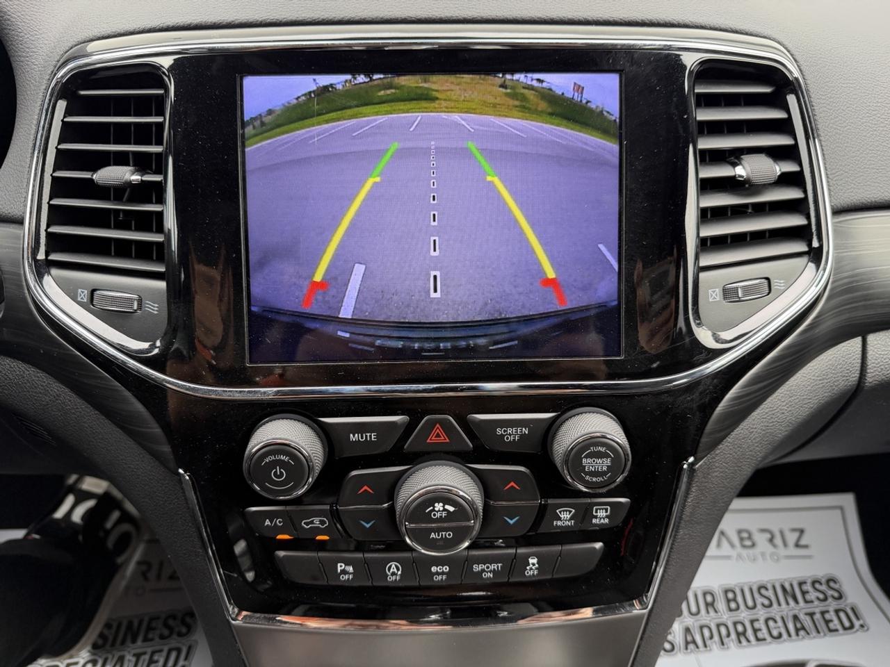 2019 Jeep Grand Cherokee 4X4 LAREDO/Blind Spot Detect/Back up Camera! Photo