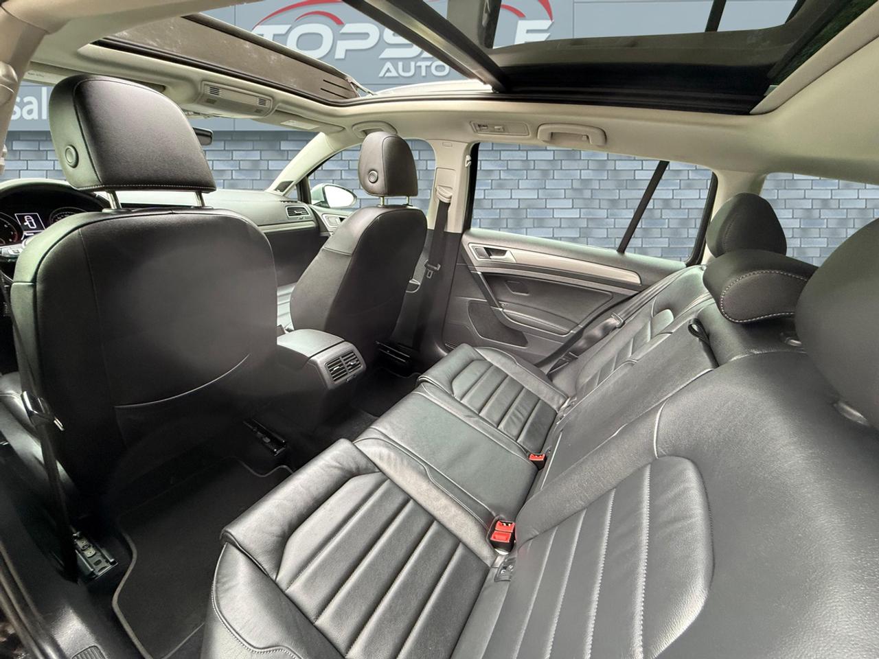 2019 Volkswagen Golf Alltrack ExecLine Photo