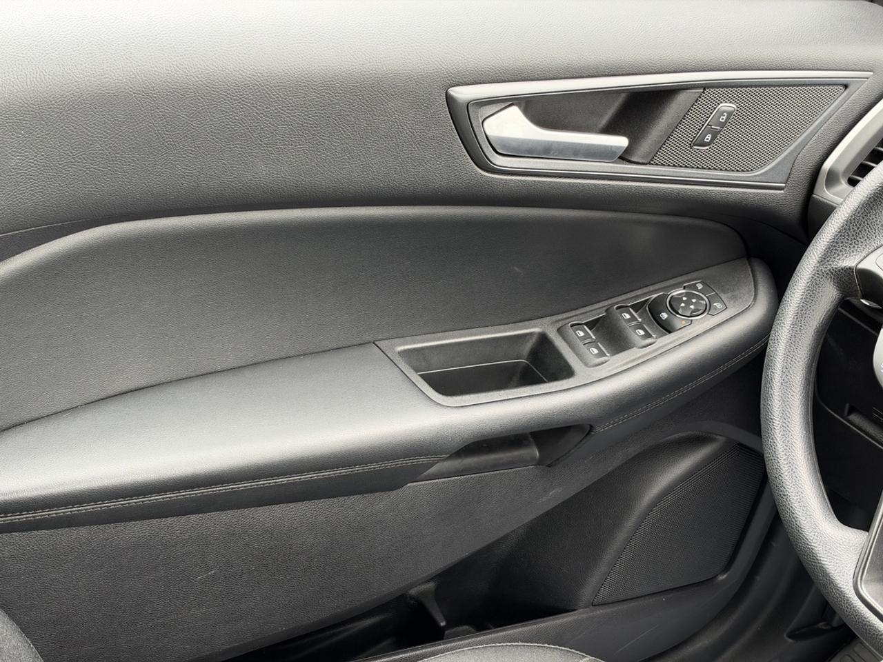 2021 Ford Edge SE/AWD/BSM/CarPlay/Lane Assist Photo