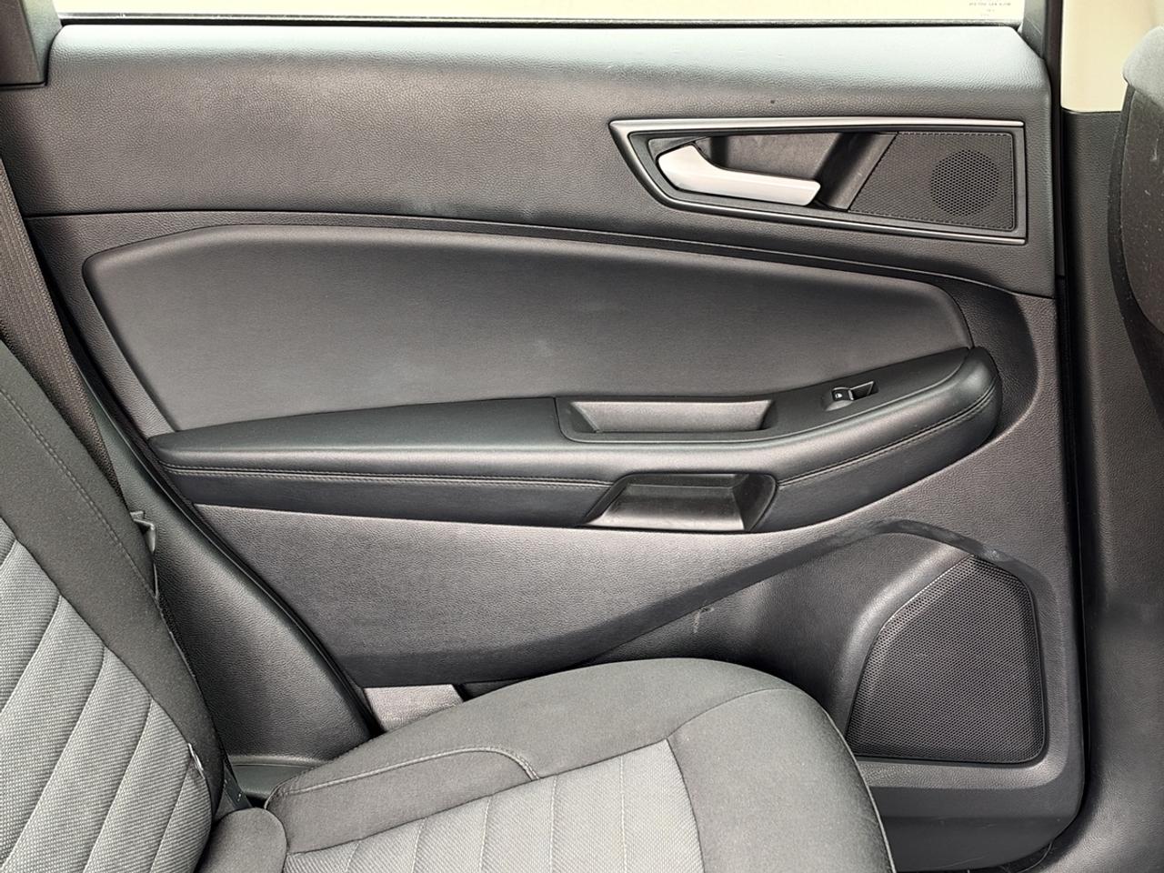 2021 Ford Edge SE/AWD/BSM/CarPlay/Lane Assist Photo