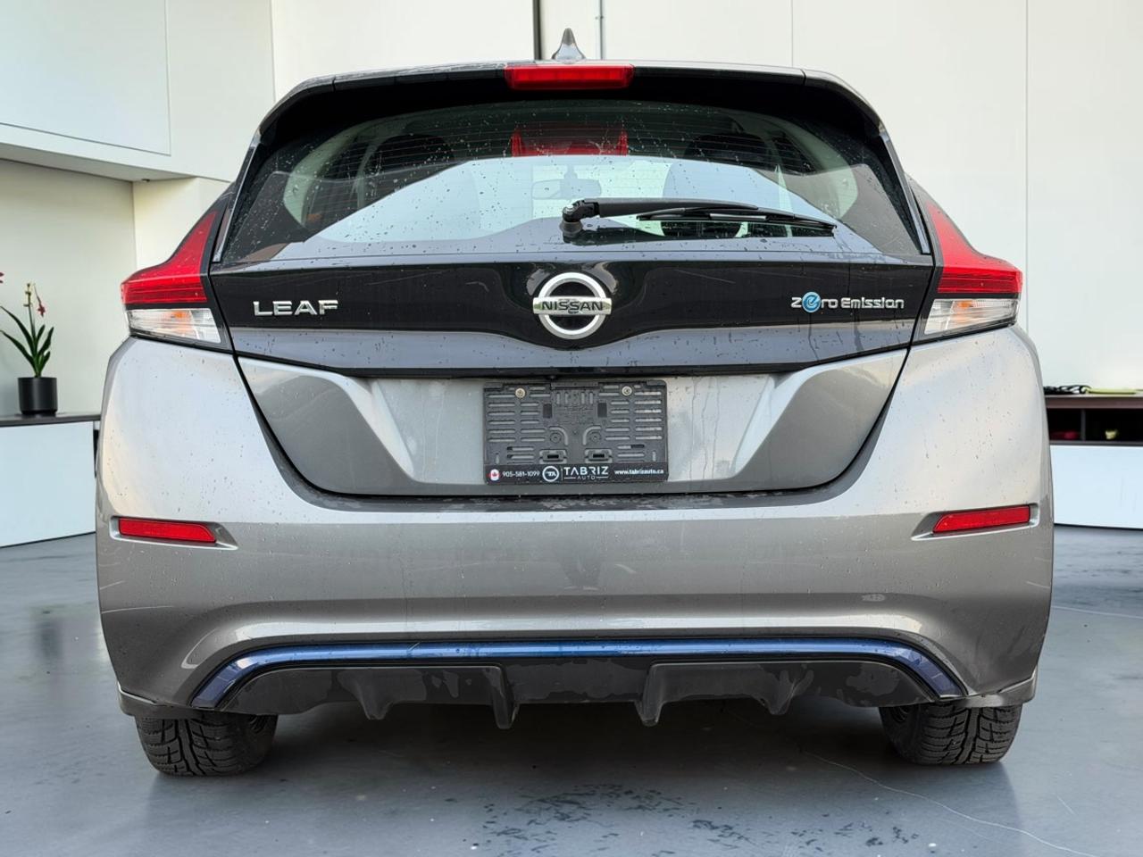 2018 Nissan Leaf S Photo
