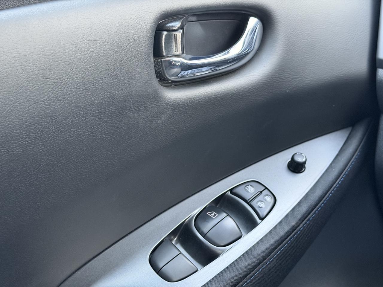 2018 Nissan Leaf S Photo