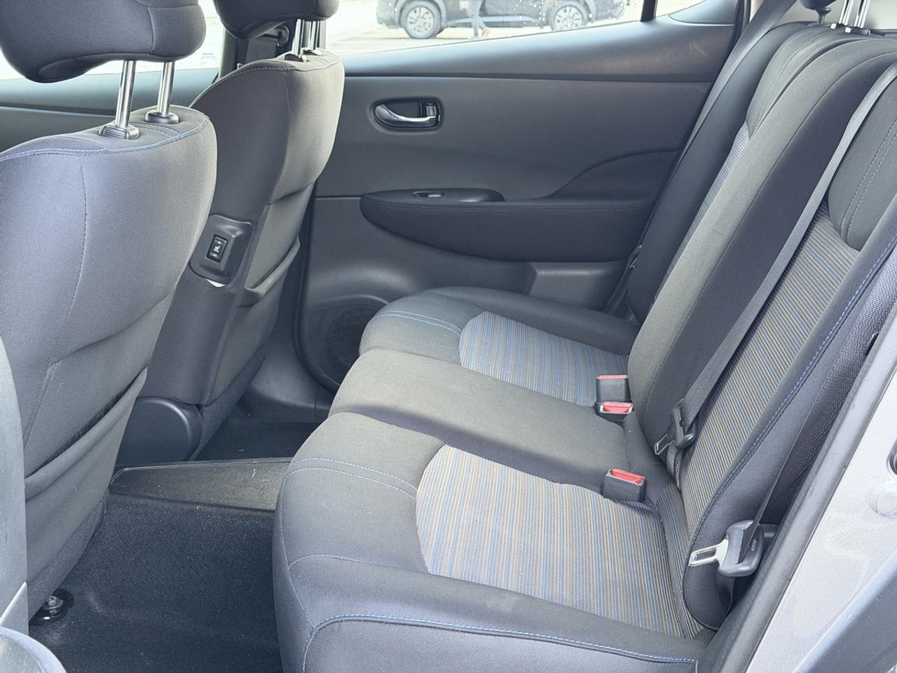 2018 Nissan Leaf S Photo