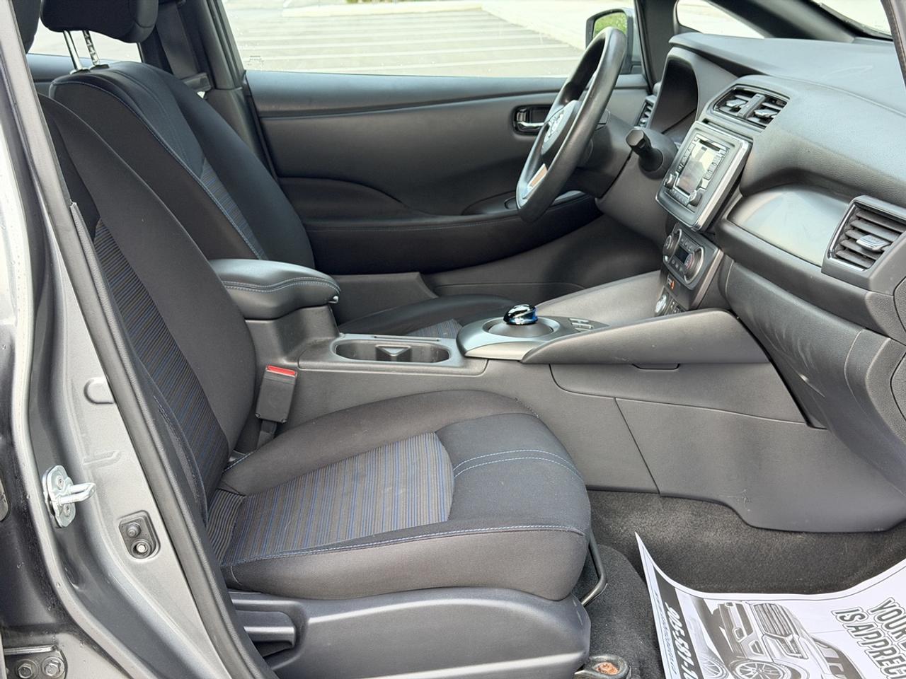 2018 Nissan Leaf S Photo