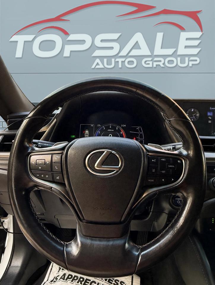 2019 Lexus ES 300h Photo