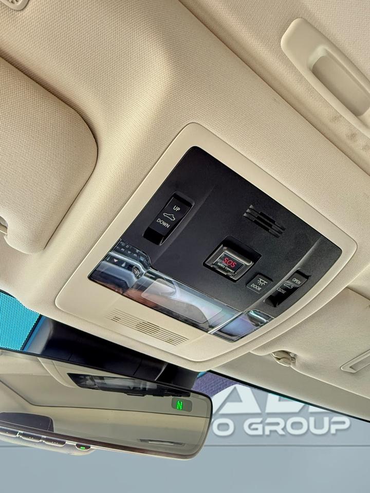 2019 Lexus ES 300h Photo
