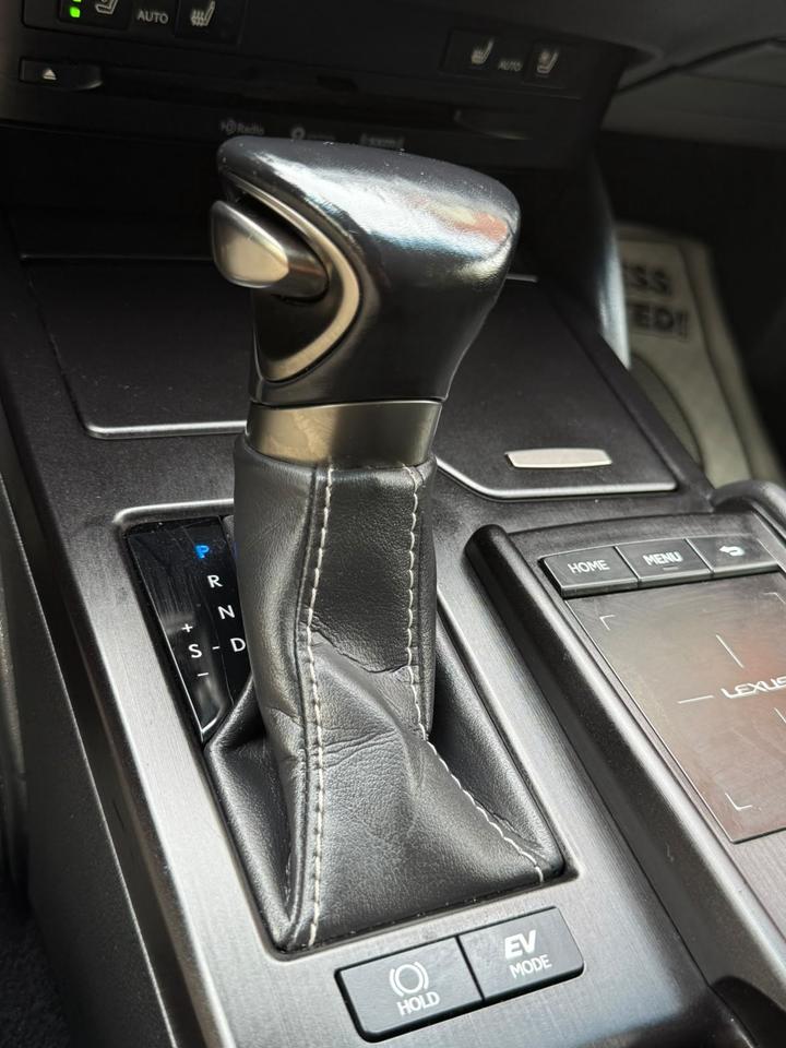 2019 Lexus ES 300h Photo