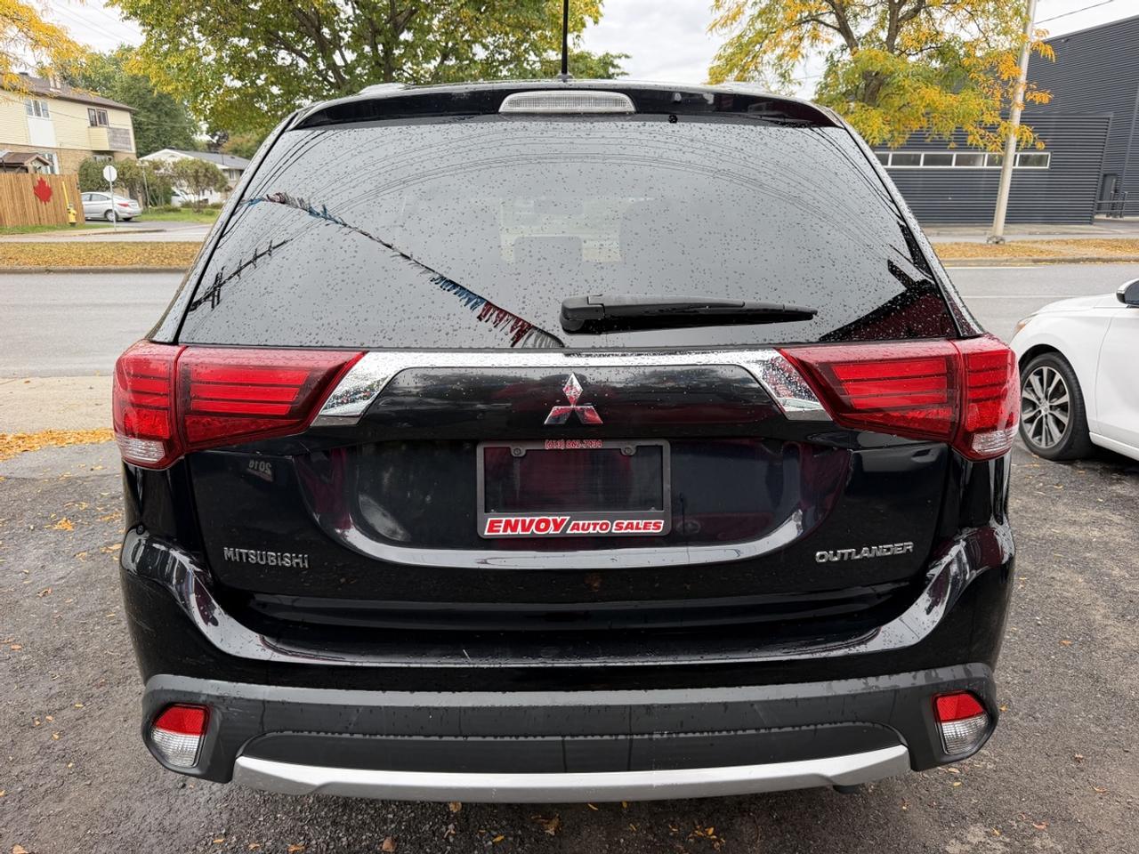 2016 Mitsubishi Outlander ES Photo