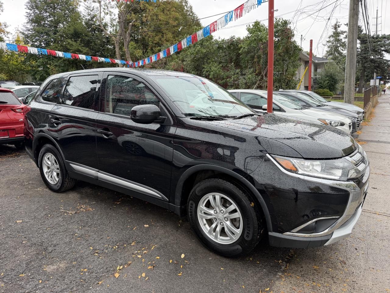 2016 Mitsubishi Outlander ES Photo