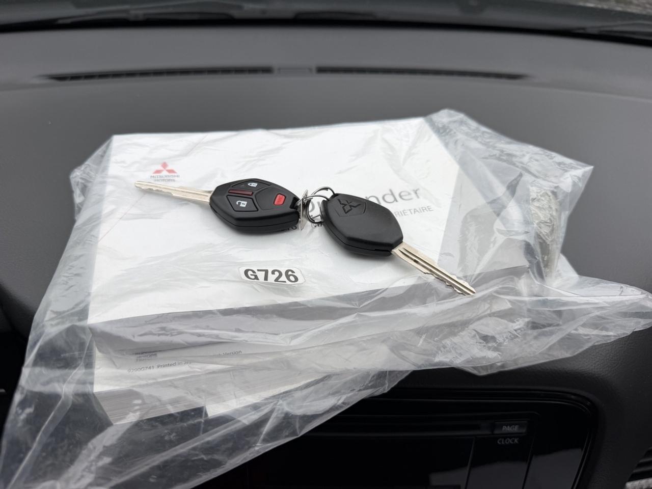 2016 Mitsubishi Outlander ES Photo