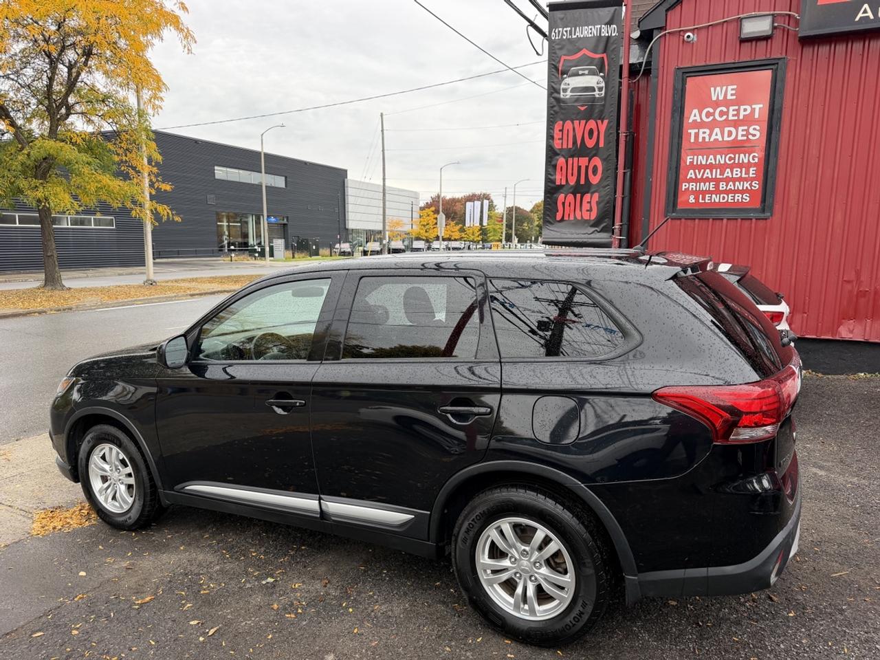 2016 Mitsubishi Outlander ES Photo