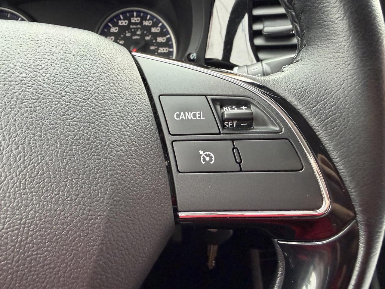 2016 Mitsubishi Outlander ES Photo