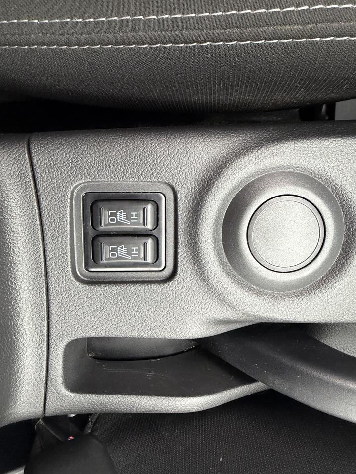 2016 Mitsubishi Outlander ES Photo