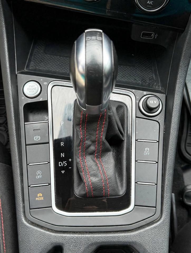 2019 Volkswagen Jetta GLI Photo