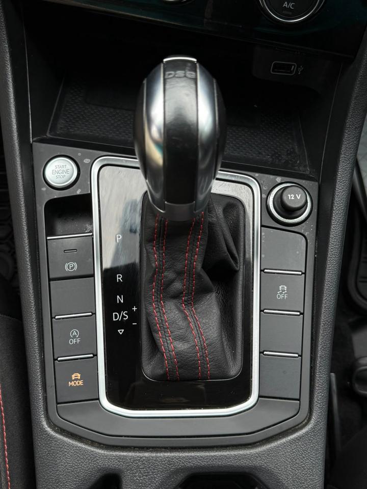 2019 Volkswagen Jetta GLI Photo