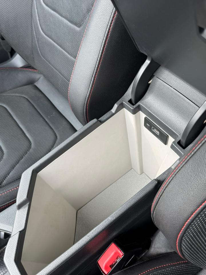2019 Volkswagen Jetta GLI Photo