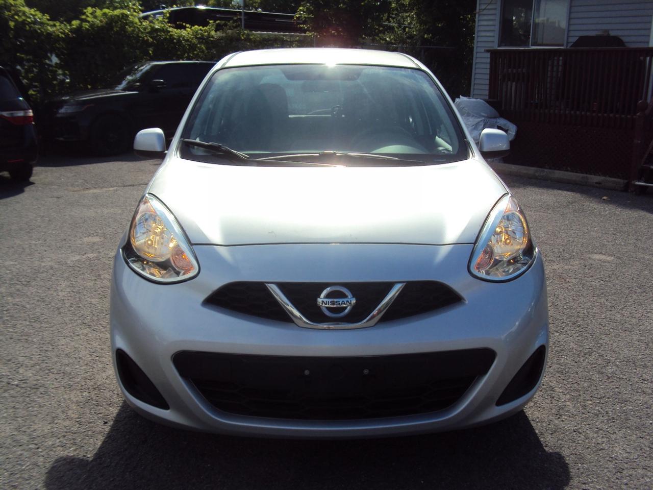 2015 Nissan Micra SV Photo1