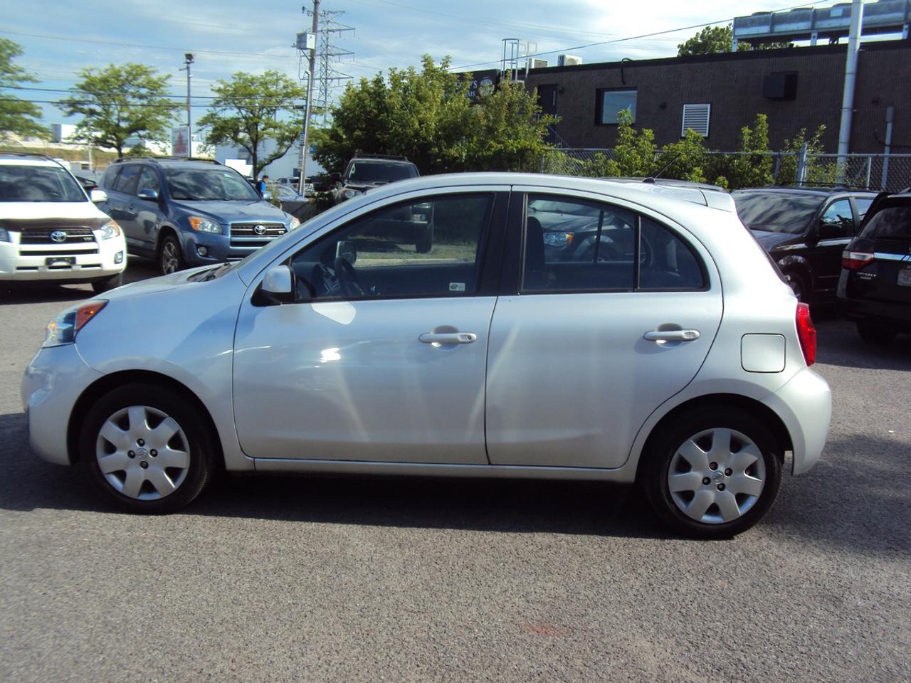 2015 Nissan Micra SV Photo