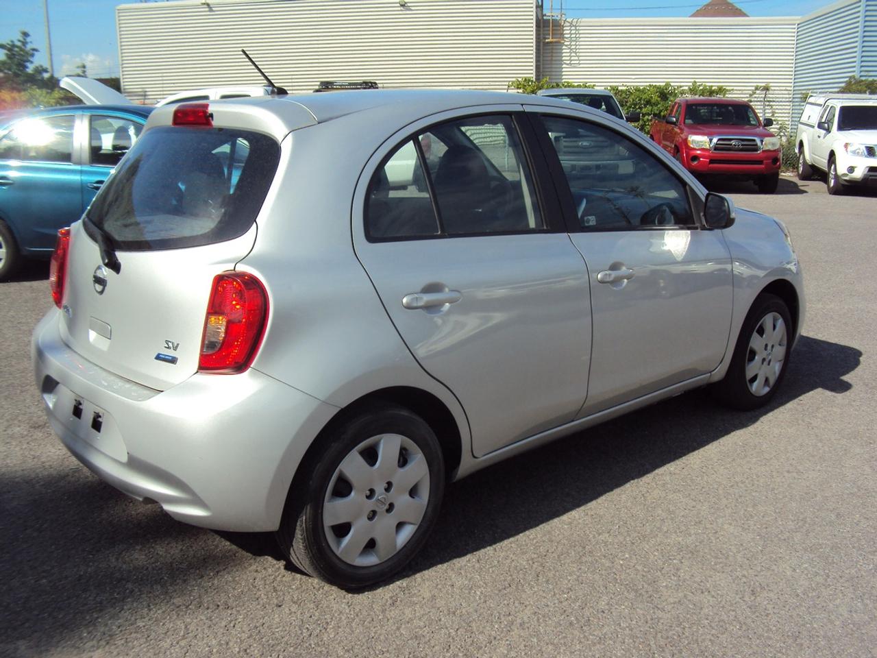 2015 Nissan Micra SV Photo