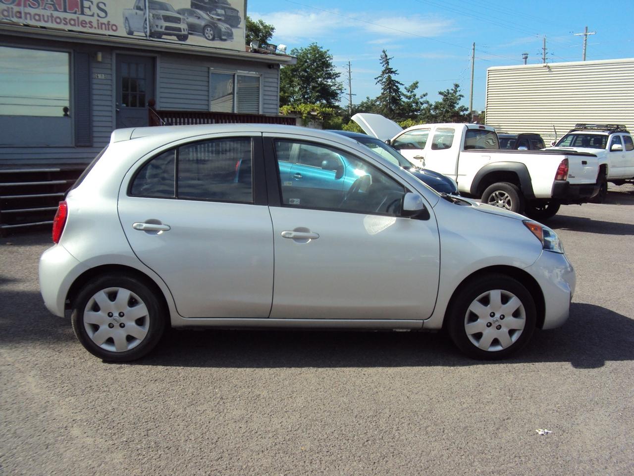 2015 Nissan Micra SV Photo