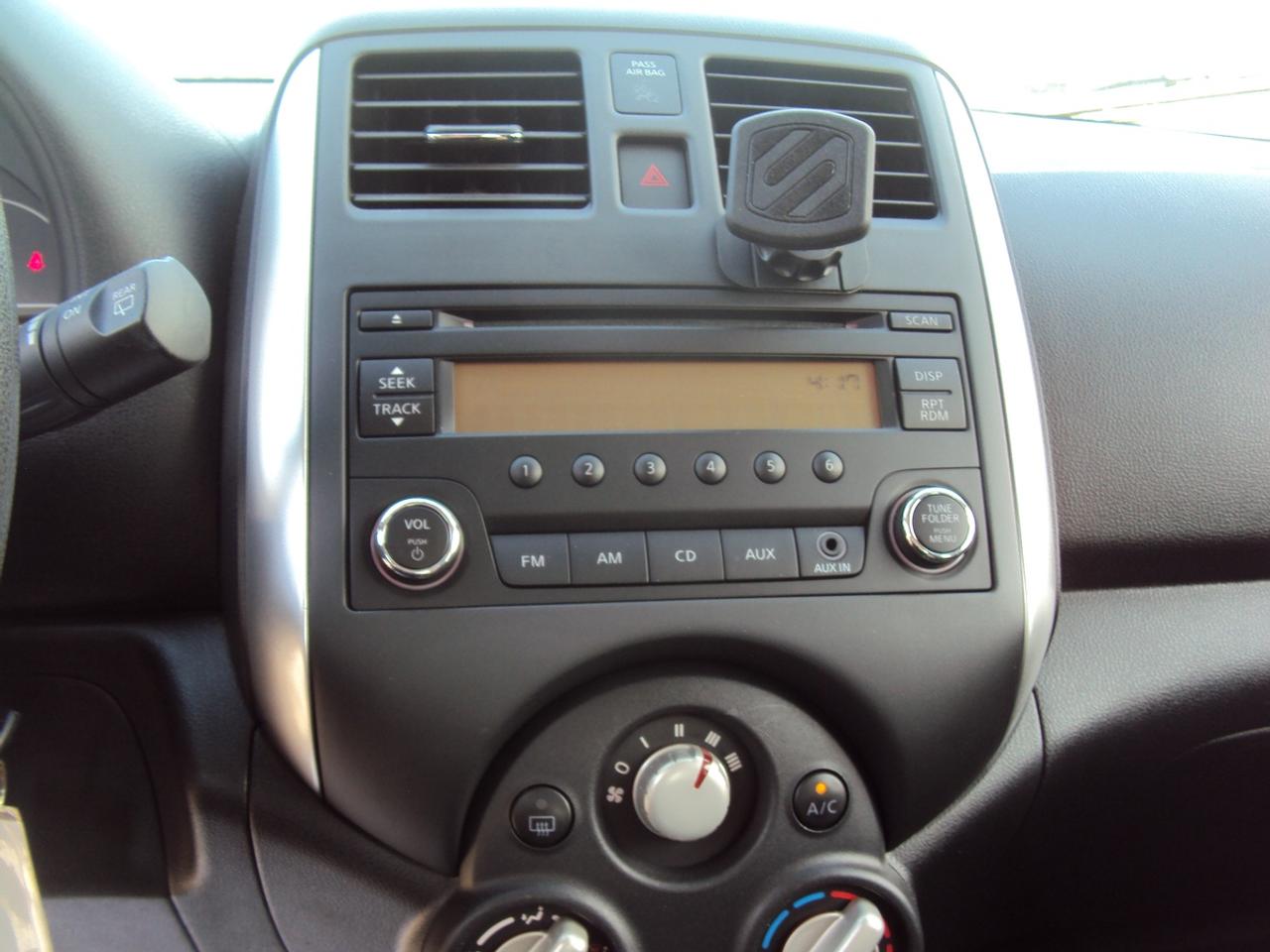 2015 Nissan Micra SV Photo