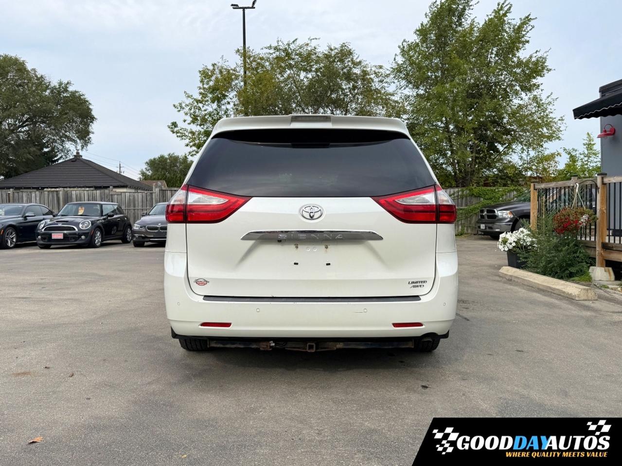 2019 Toyota Sienna Limited AWD FULLY LOADED CLEAN CARFX WELL SERVICED Photo