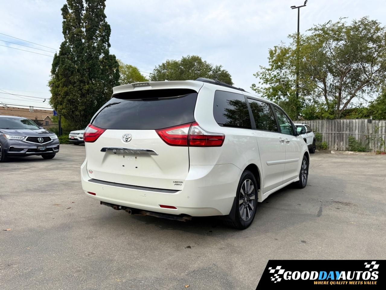 2019 Toyota Sienna Limited AWD FULLY LOADED CLEAN CARFX WELL SERVICED Photo