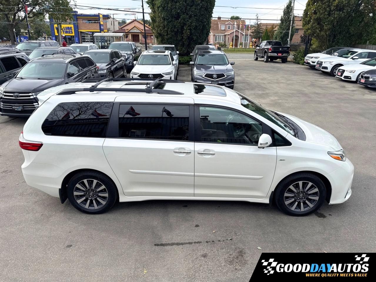 2019 Toyota Sienna Limited AWD FULLY LOADED CLEAN CARFX WELL SERVICED Photo