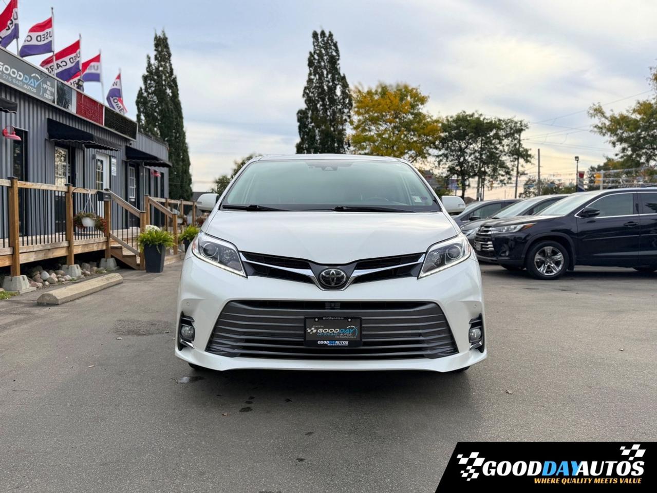 2019 Toyota Sienna Limited AWD FULLY LOADED CLEAN CARFX WELL SERVICED Photo