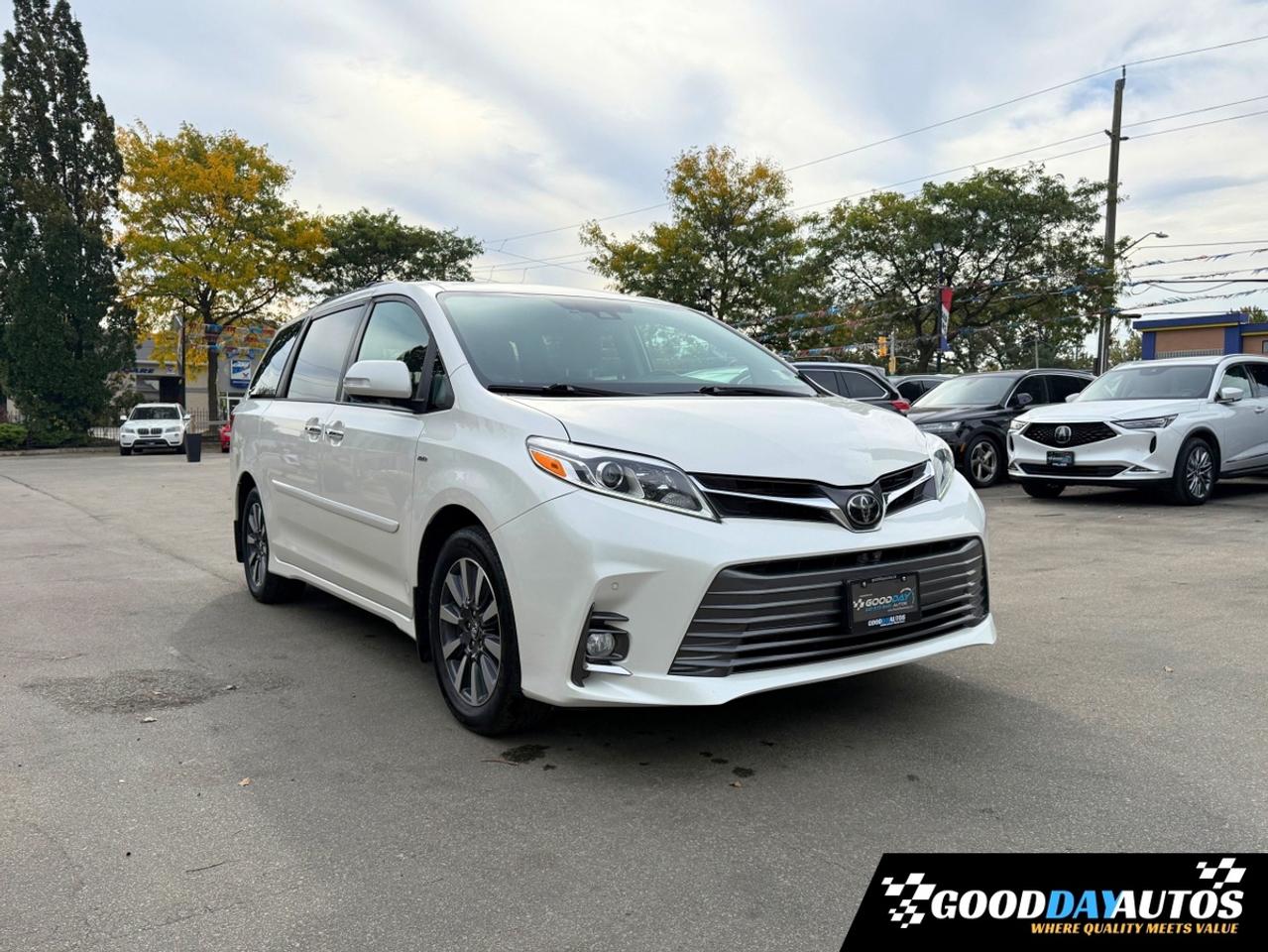 2019 Toyota Sienna Limited AWD FULLY LOADED CLEAN CARFX WELL SERVICED Photo
