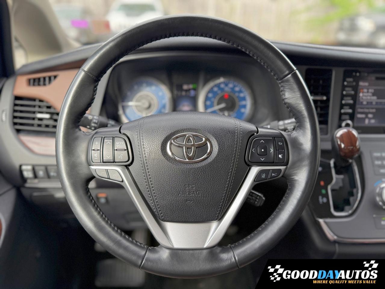 2019 Toyota Sienna Limited AWD FULLY LOADED CLEAN CARFX WELL SERVICED Photo