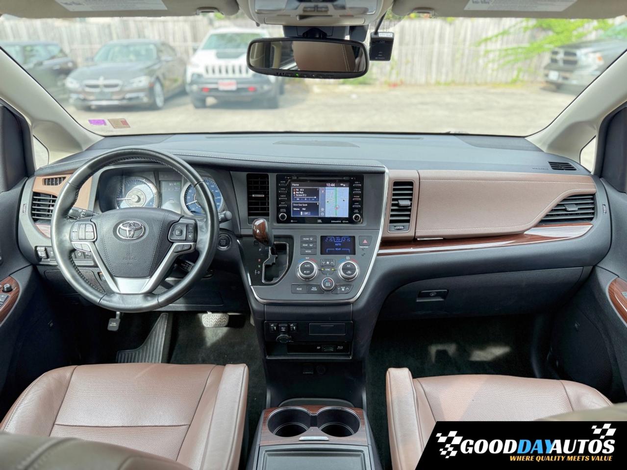 2019 Toyota Sienna Limited AWD FULLY LOADED CLEAN CARFX WELL SERVICED Photo