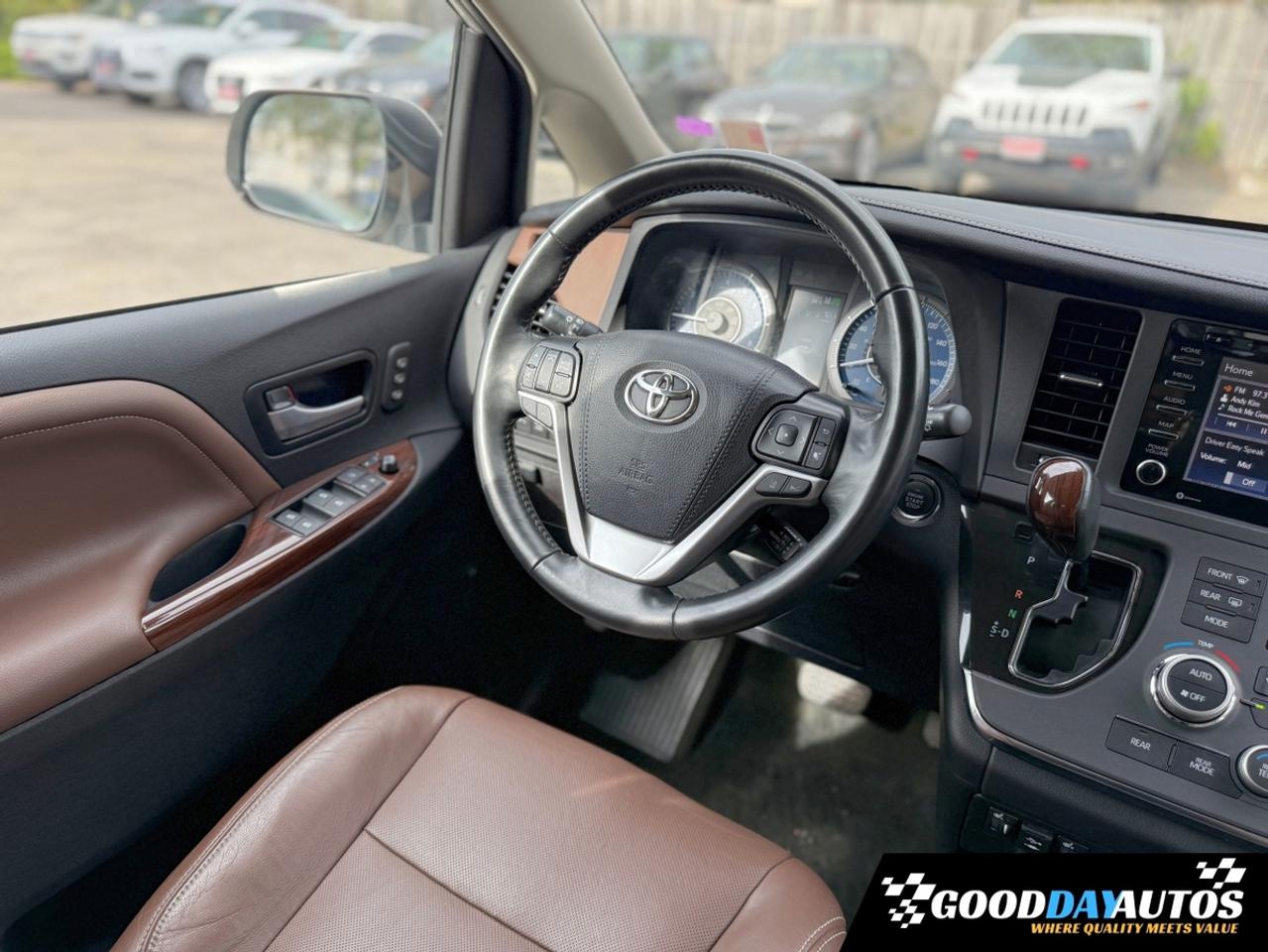 2019 Toyota Sienna Limited AWD FULLY LOADED CLEAN CARFX WELL SERVICED Photo