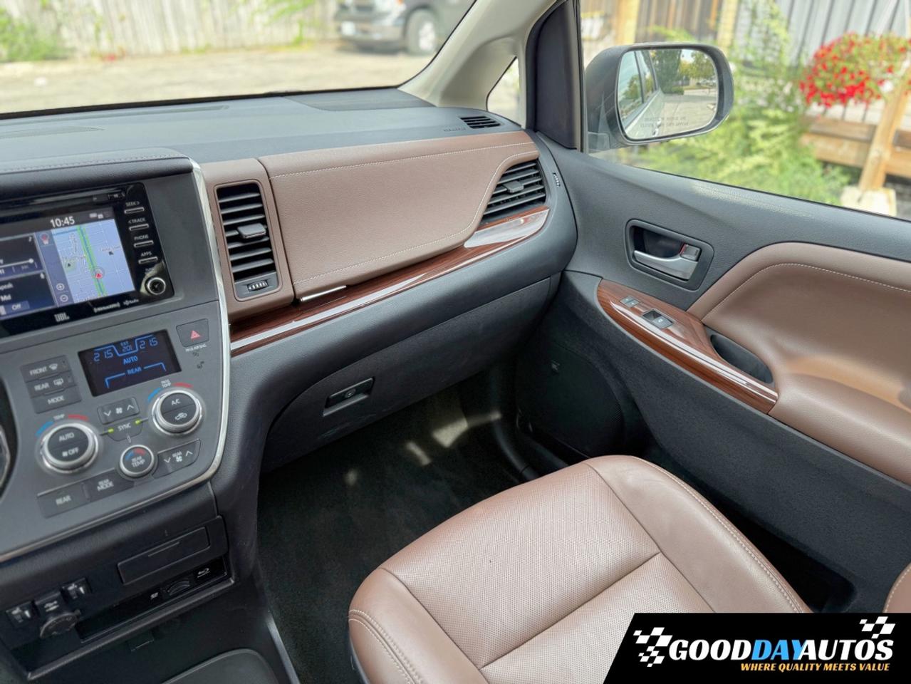 2019 Toyota Sienna Limited AWD FULLY LOADED CLEAN CARFX WELL SERVICED Photo