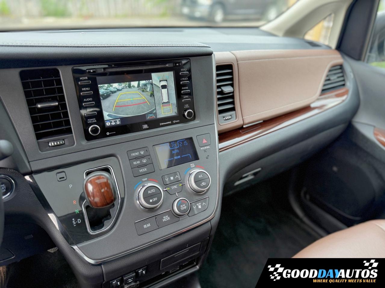 2019 Toyota Sienna Limited AWD FULLY LOADED CLEAN CARFX WELL SERVICED Photo