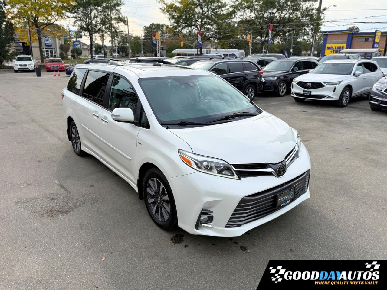 2019 Toyota Sienna Limited AWD FULLY LOADED CLEAN CARFX WELL SERVICED Photo