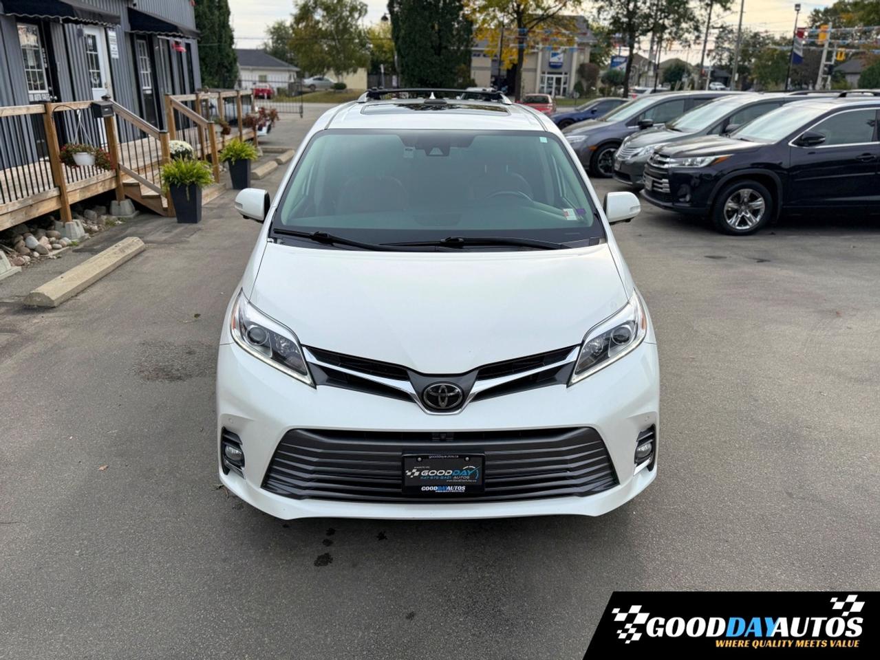 2019 Toyota Sienna Limited AWD FULLY LOADED CLEAN CARFX WELL SERVICED Photo