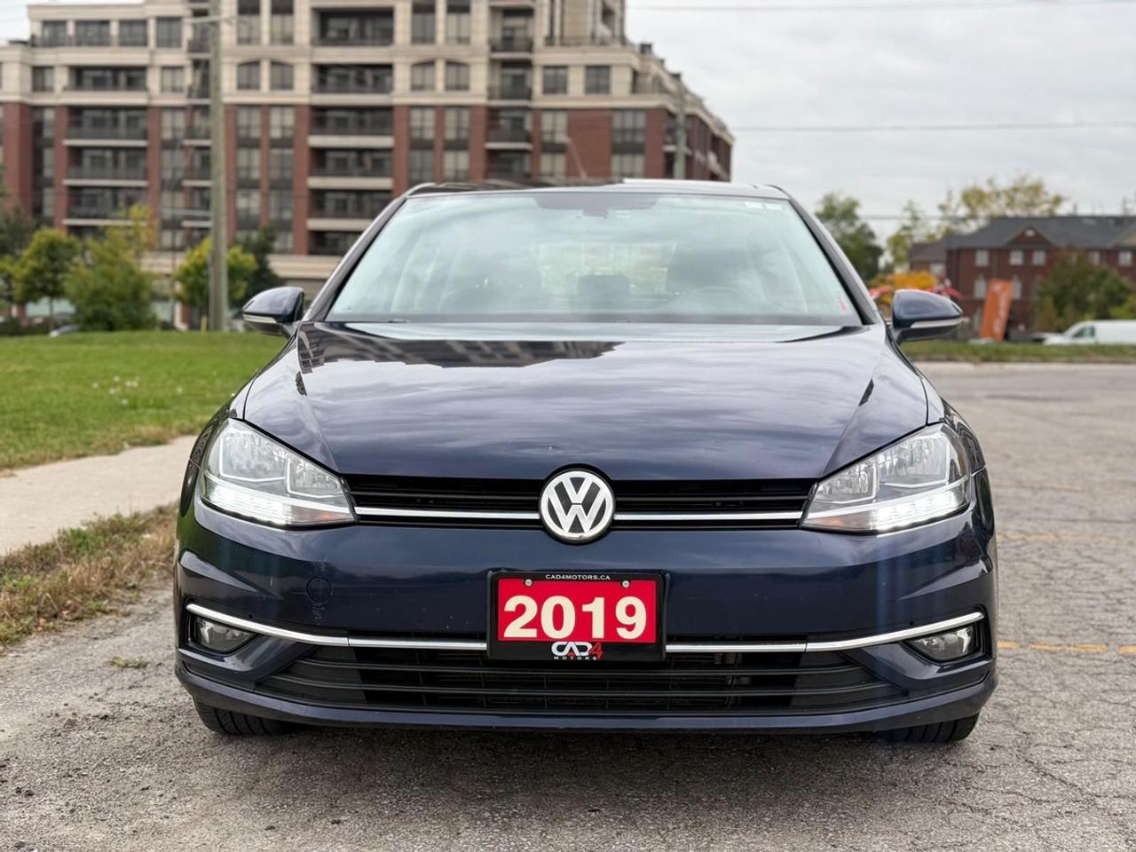 2019 Volkswagen Golf Highline Photo2