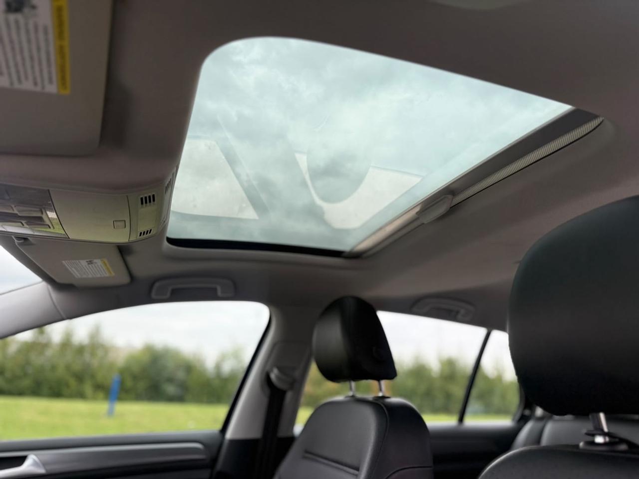 2019 Volkswagen Golf Highline Photo